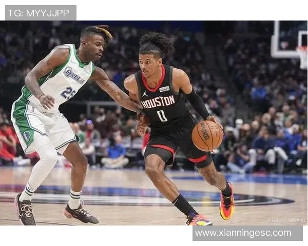 杰伦格林如何在NBA赛场上展现出色的个人能力与团队合作精神